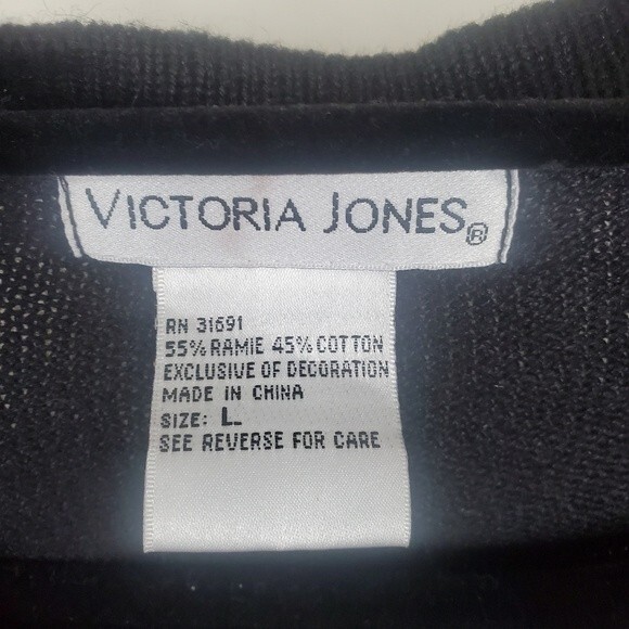Victoria Jones black cardigan poinsettias and bead trim size large - Picture 5 of 6
